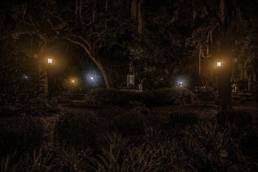 Discover the restless spirits that refuse to fade into oblivion on our haunted tour. 