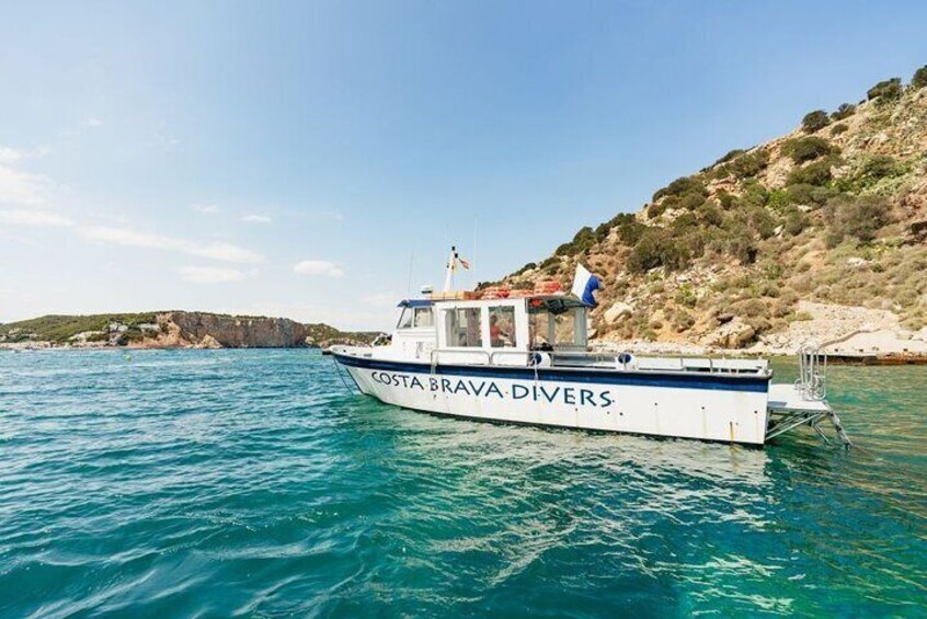 Eco-snorkeling in the Medes Islands