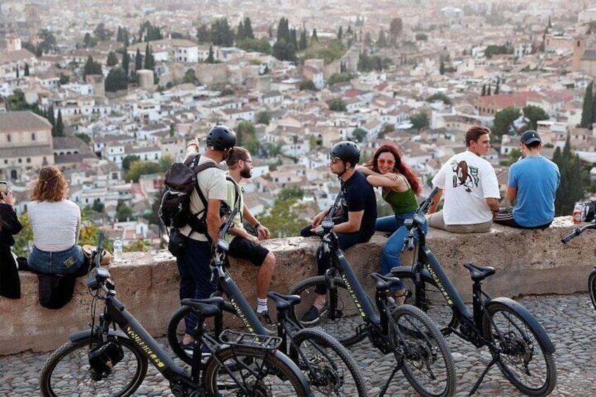Granada: Albaicin and Sacromonte Tour by Electric Bike