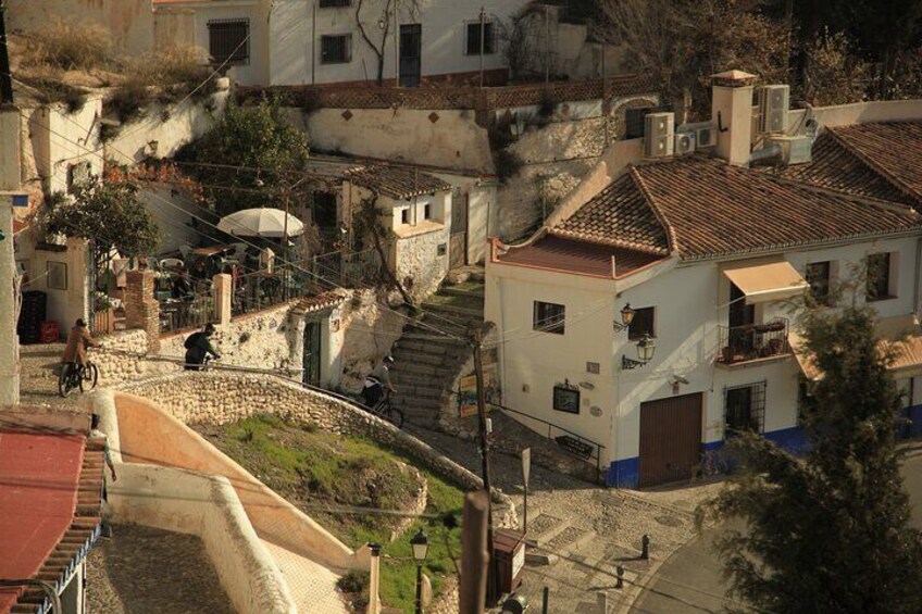 Granada: Albaicin and Sacromonte Tour by Electric Bike