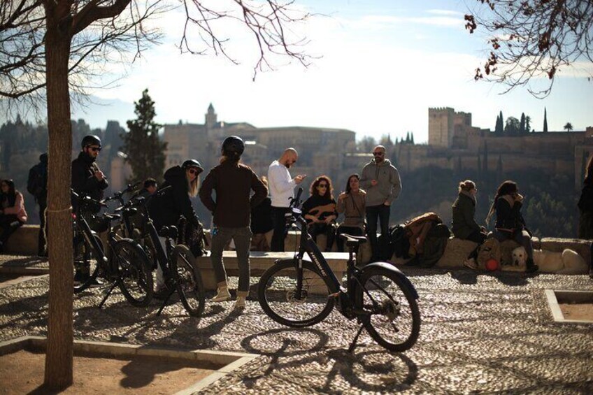 Granada: Albaicin and Sacromonte Tour by Electric Bike