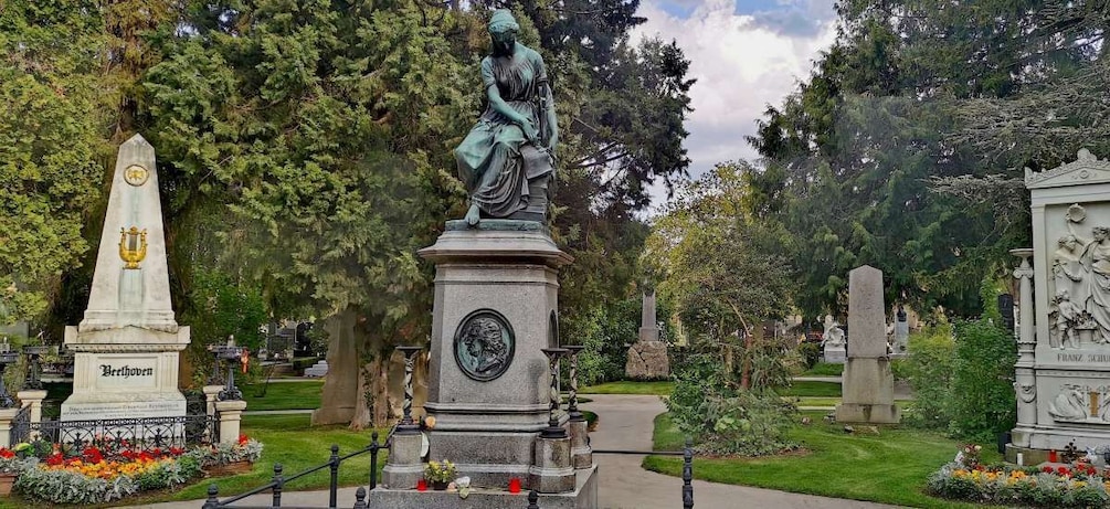 Vienna: Private Central Cemetery and Church Walking Tour