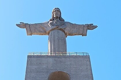 Private Visit to the Sanctuary of Cristo-Rei with Hiking