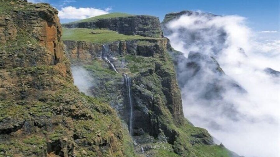 Drakensberg and Nelson Mandela Capture Site Full-Day Private Tour
