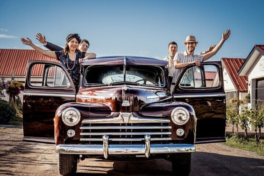 A classic car and a valley of vineyards – it's the perfect pairing!