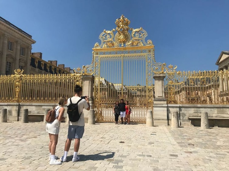 Versailles Palace: Guided Tour with Skip-the-line Entry