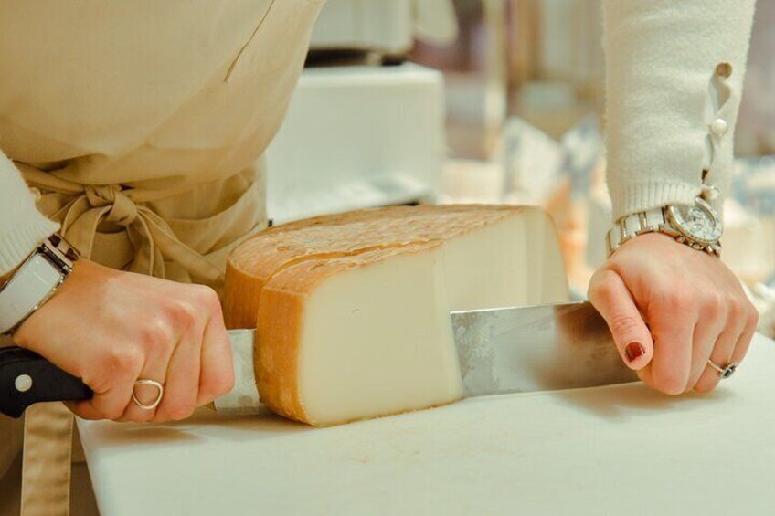 Initiatory Journey to the Country of Cheese with Tasting