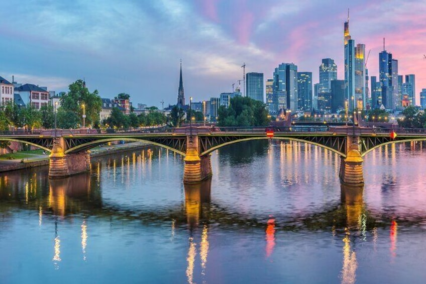 Frankfurt Scavenger Hunt and Self-Guided Walking Tour