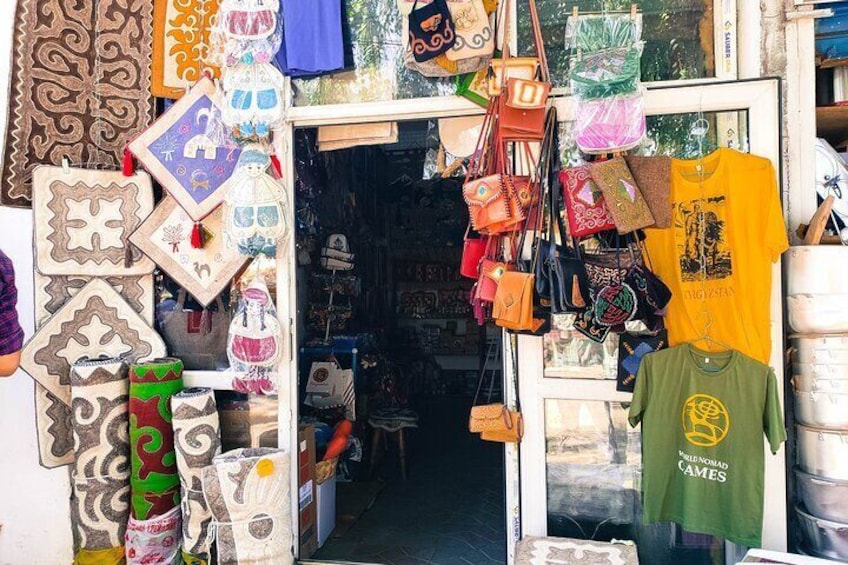 Souvenirs shop at Osh bazaar