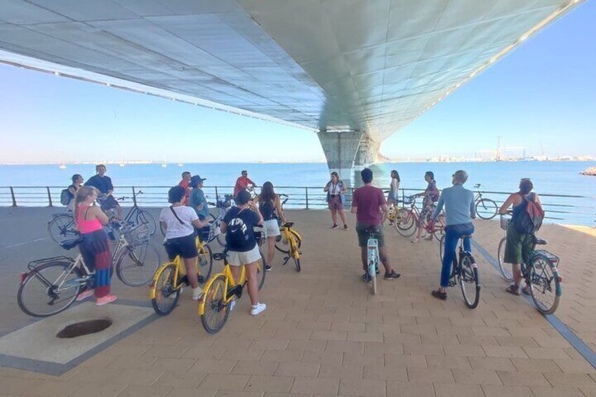 A private stroll cycling around Cádiz 