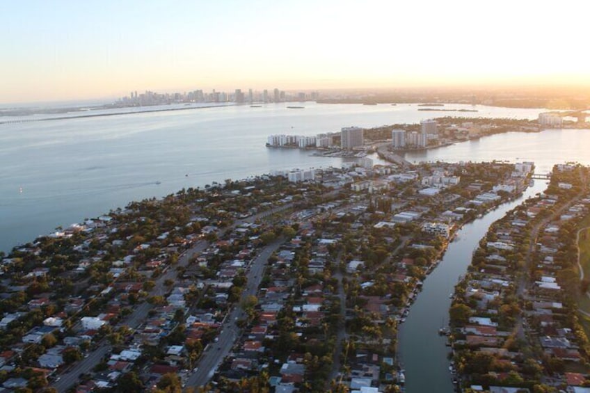 Helicopter Tour around Everglades, Hard Rock Guitar & all Beaches