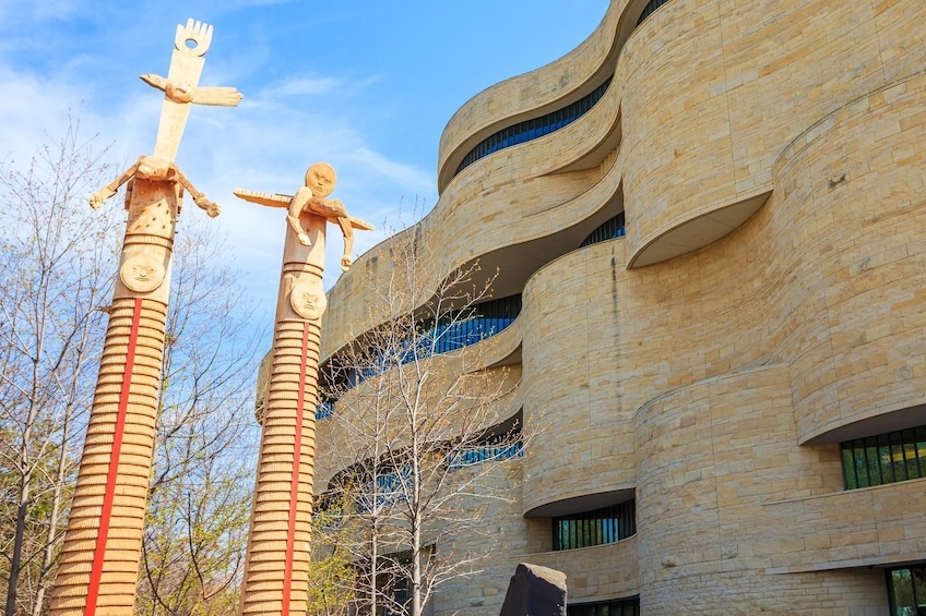 Smithsonian National Museum of the American Indian with In-App Audio Tour