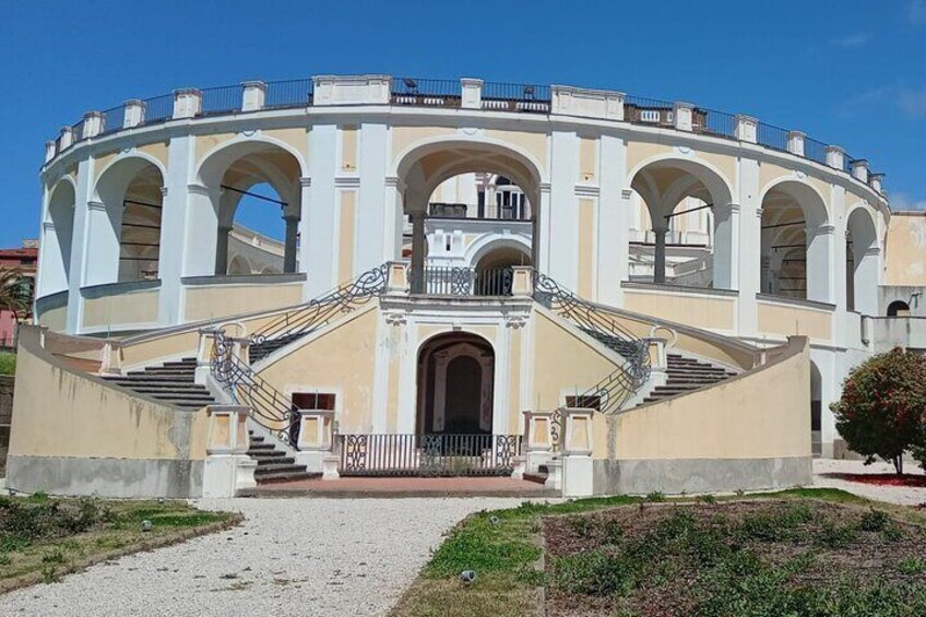Guided btour to the Royal Palace of Portici and the Golden Mile