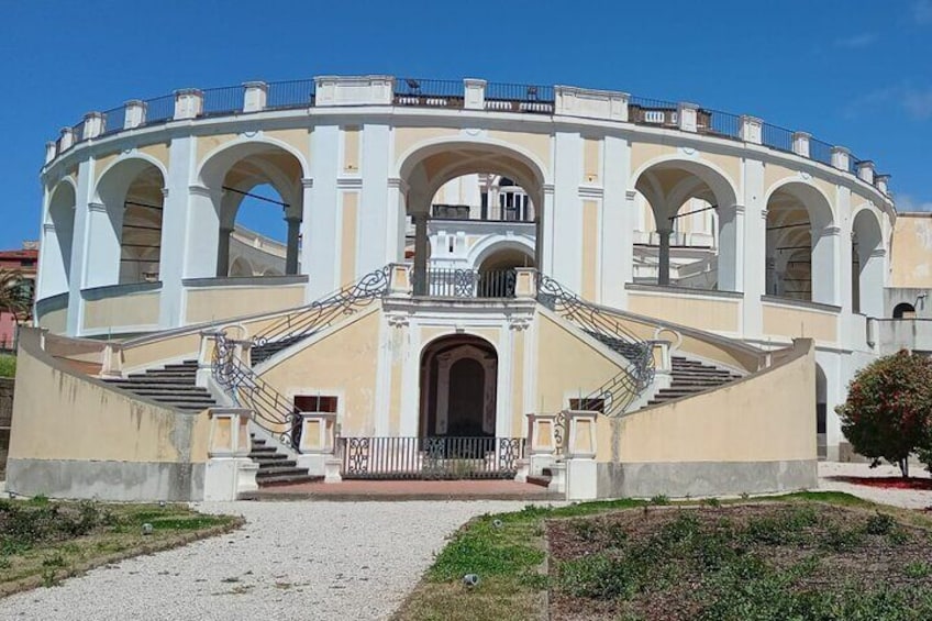 Guided btour to the Royal Palace of Portici and the Golden Mile