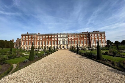 Explore Windsor Castle and Hampton Court Palace