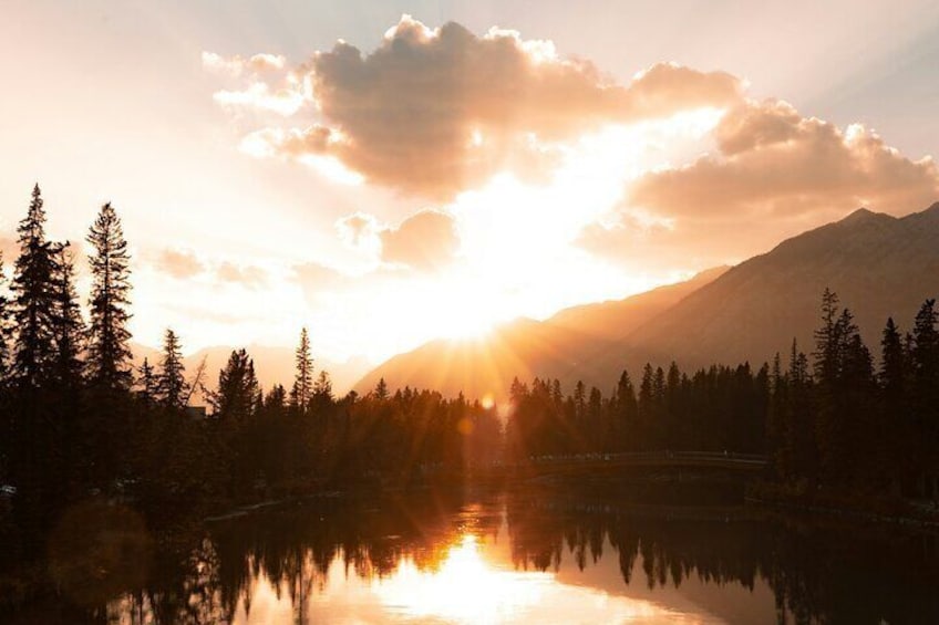 Moraine Lake & Lake Louise Sunset & Wildlife Adventure