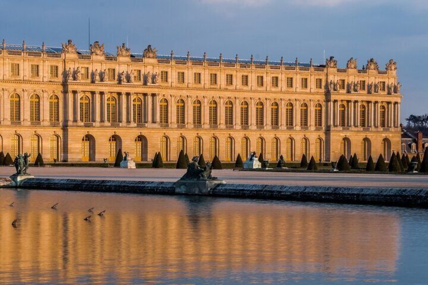 Palace of Versailles and Gardens by Bus from Paris