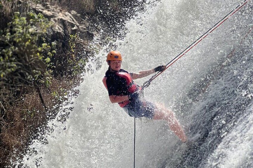 EnJoy Absilling In 25m waterfall