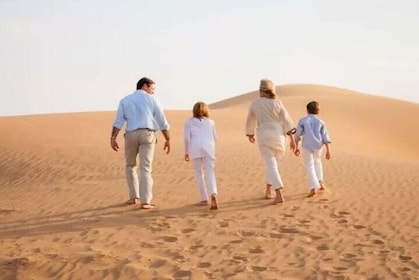 Premium Sunset Safari Tour from Doha: Sealine, Sand Dunes, and Beach
