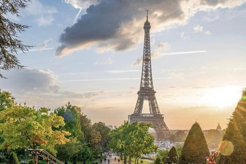 Eiffel Tower 2nd Floor or Summit Guided Tour by Elevator