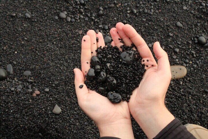 Black sand 