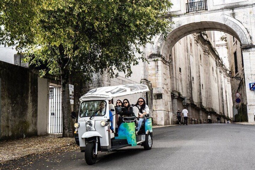 Lisbon Highlights: Private Half-Day Tuk Tuk Adventure Sightseeing