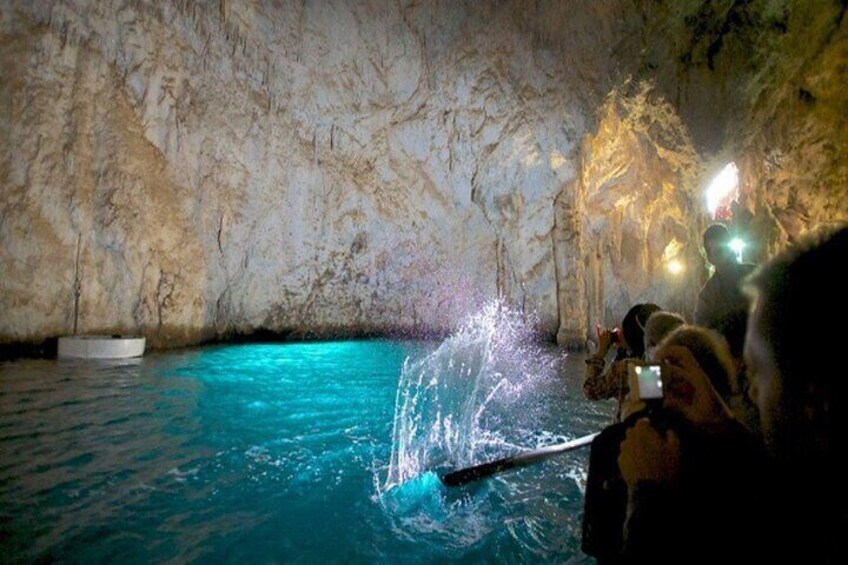 Boat trip of the Amalfi Coast and Emerald Grotto