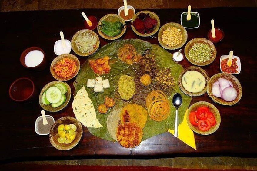Private Tour of Ahmedabad's nightlife with Traditional Dinner