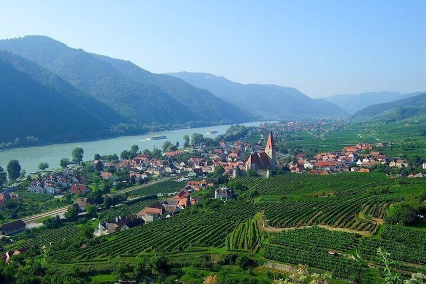 Wine, Lunch and Discover: A Private Guided Tour of Wachau Valley