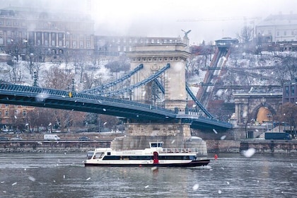 Budapest River Cruise with 1 Free Tokaj Frizzante and Audio Guide