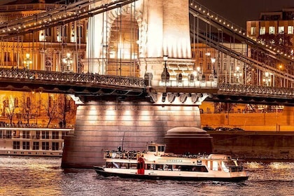 Budapest Flusskreuzfahrt mit 1 kostenlosem Tokaj Frizzante und Audioguide