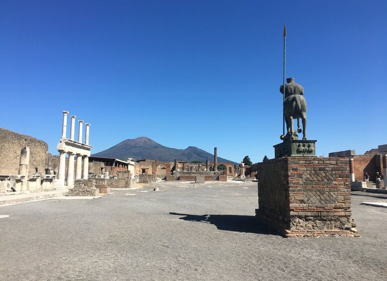 Picture 3 for Activity Pompeii: Guided Tour with Archaeologist with max. 12 People