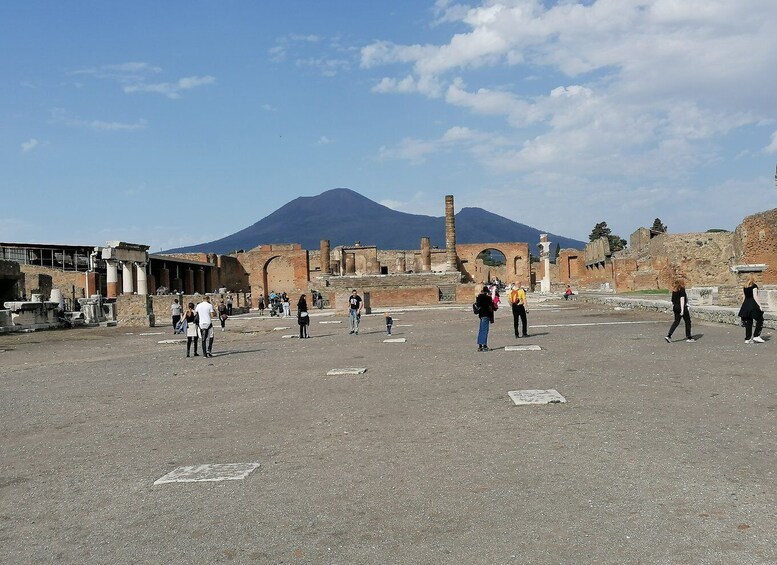 Picture 7 for Activity Pompeii: Guided Tour with Archaeologist with max. 12 People