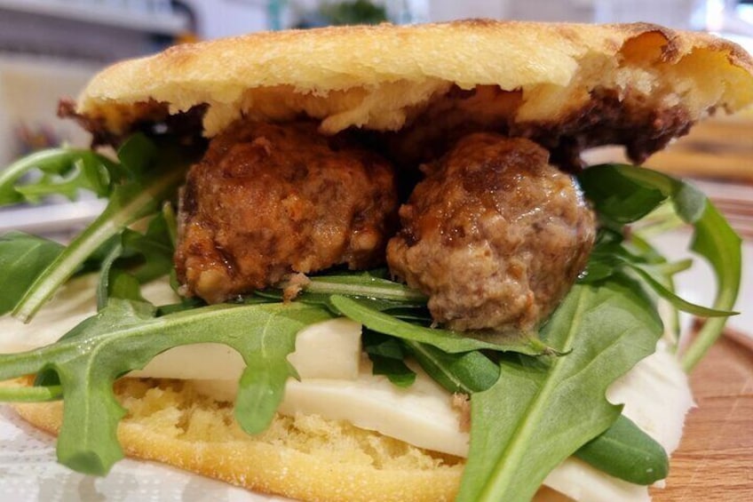 Taste Puccia, Lecce's sandwich and wine