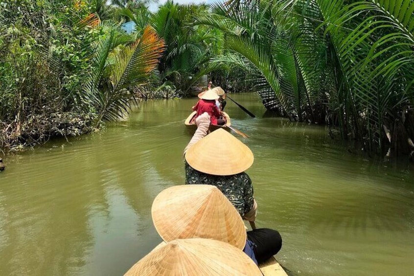 Crawl and Paddle Full day Cu Chi Tunnels and MeKong Delta 