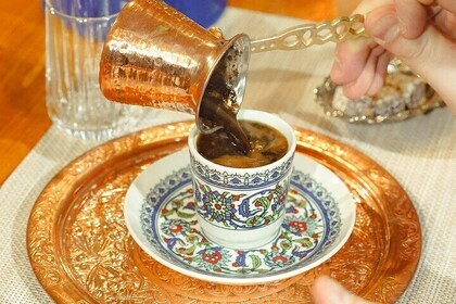 Atelier de fabrication de café turc et de divination