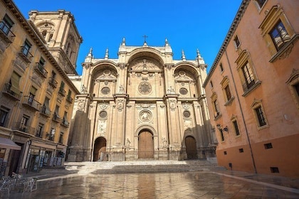 Katedralen og det kongelige kapel med Albaicín og Sacromonte