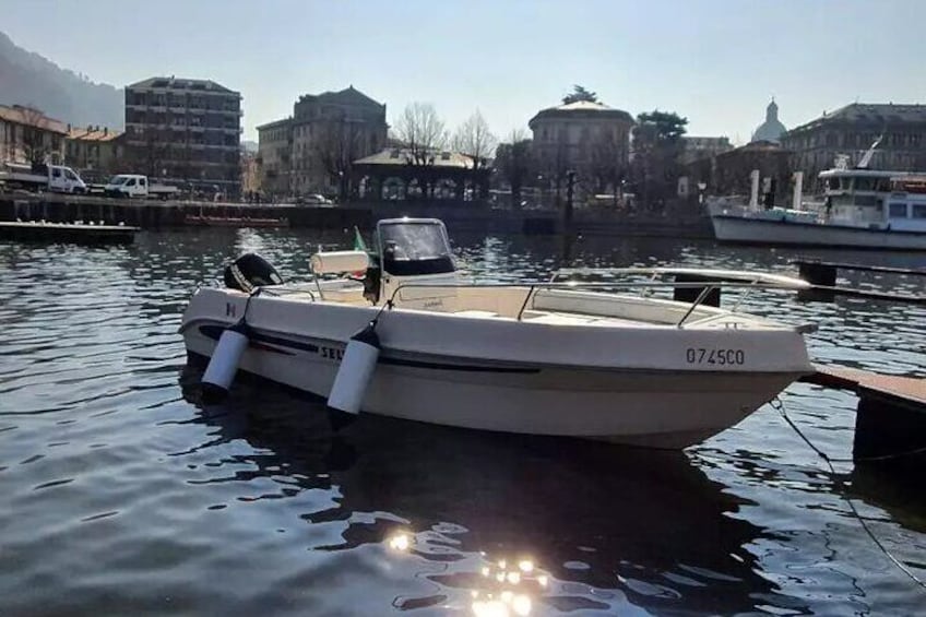 2-Hour Boat Rental Without License 40hp Engine on Lake Como