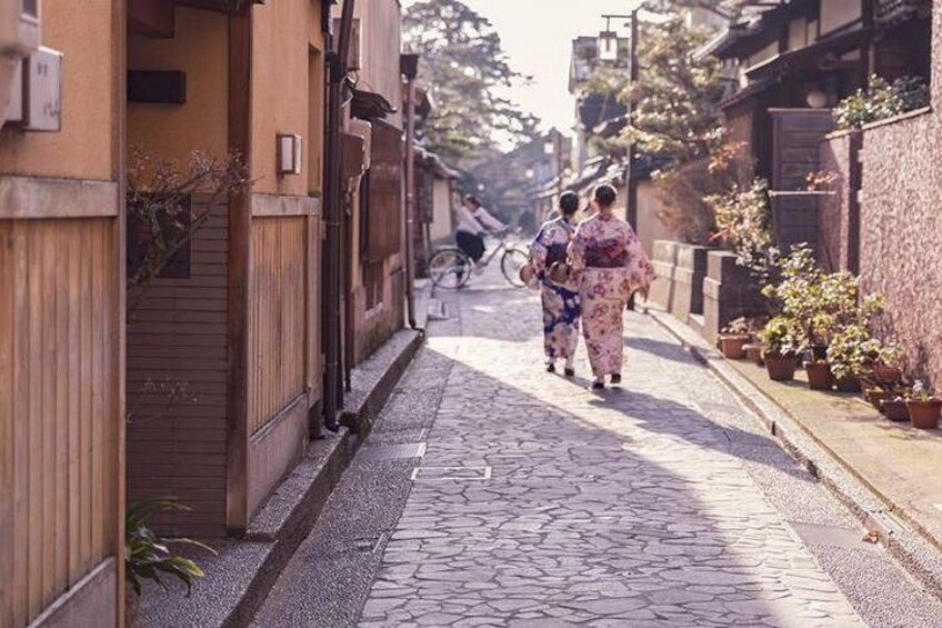 Takayama, Shirakawago & Kanazawa 3 - Day Tour
