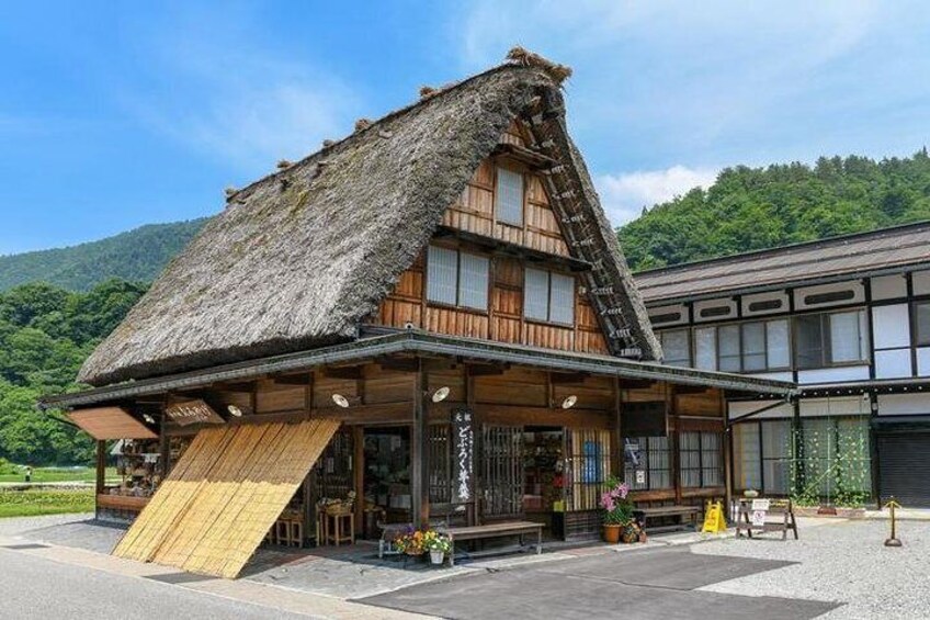  Takayama, Shirakawago & Kanazawa 3 - Day Tour