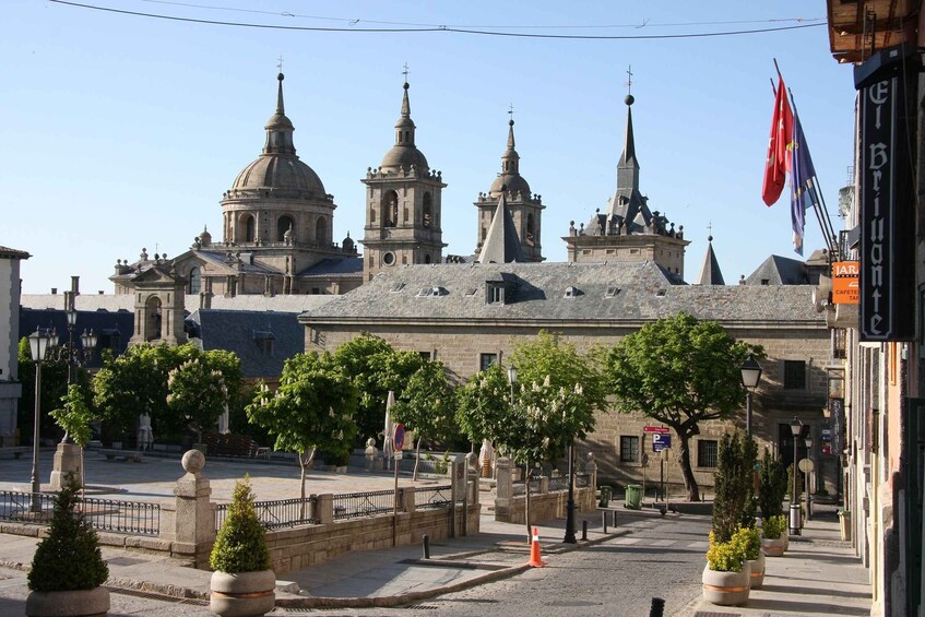 Picture 3 for Activity San Lorenzo de El Escorial: Monastery and Site Guided Tour