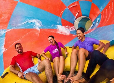 Abu Dhabi: Adgangsbillet til Yas Waterworld med gratis transport