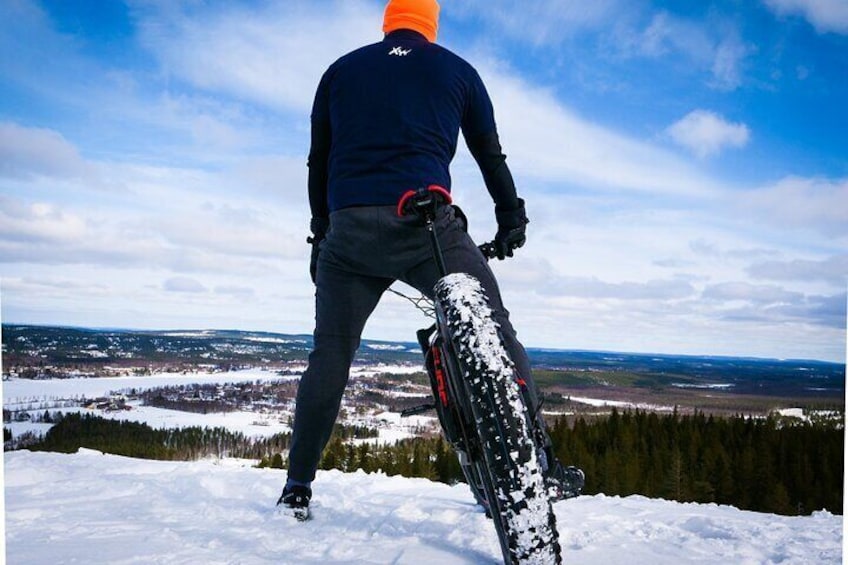 Small Group Fatbike Tour around Ivalo Village with Guide
