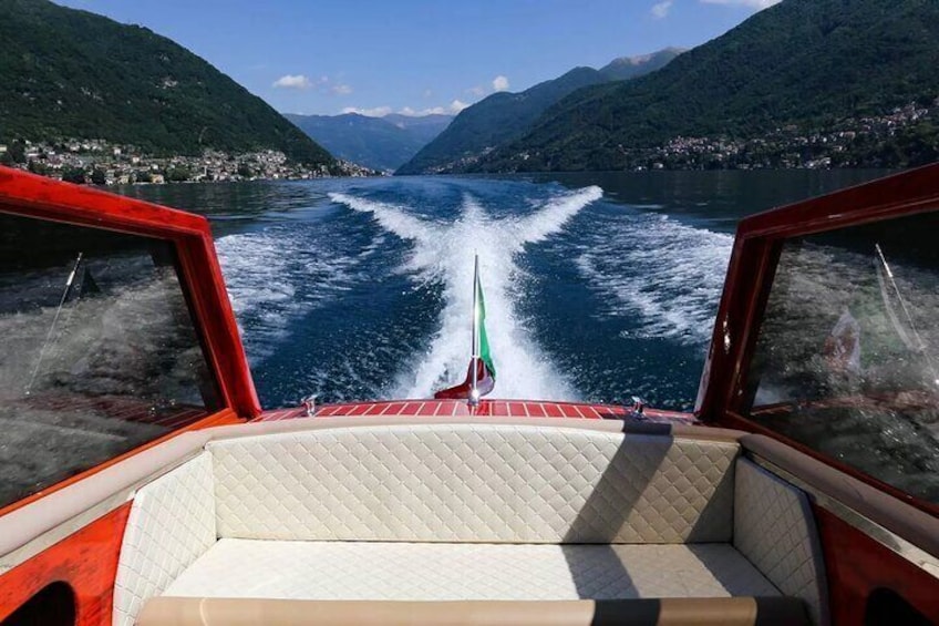 1 Hour Private Guided Tour in a Wooden Boat on Lake Como 6 pax
