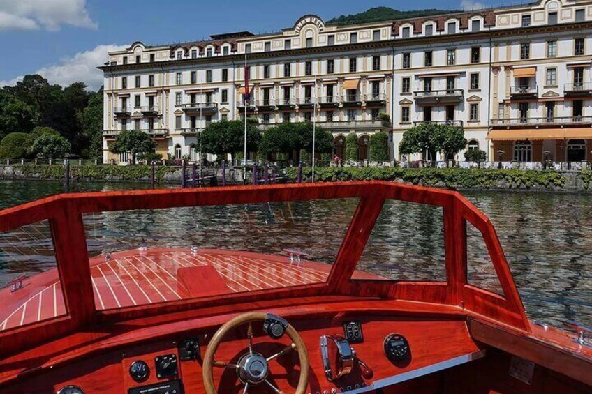 1 Hour Private Guided Tour in a Wooden Boat on Lake Como 6 pax