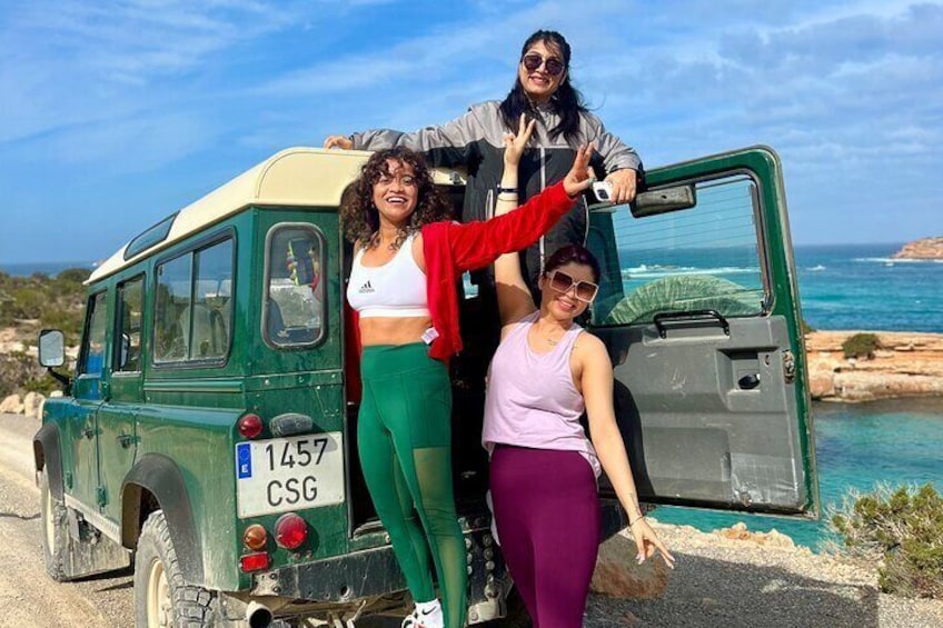 Ibiza - Secret Spots Tour in Land Rover Defender