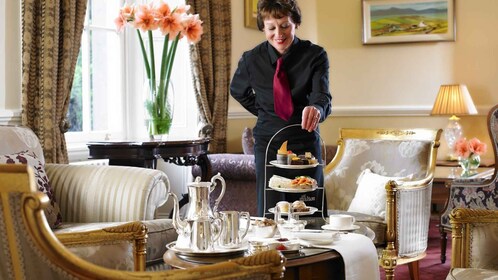 Killarney: Guided Tour with Afternoon Tea