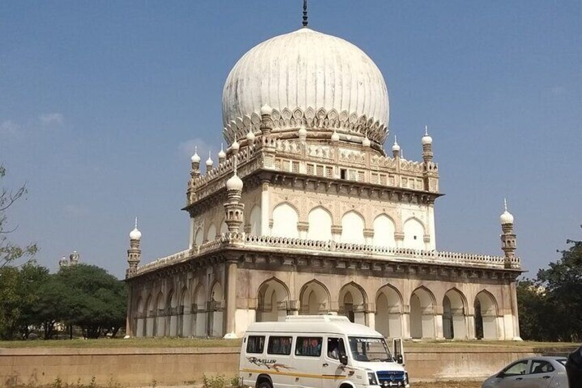 Full-Day Hyderabad Private City Tour with Hyderabadi Biryani Taste