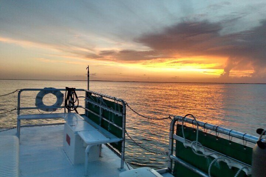2-Hour Bay Side Key Largo Sunset Cruise on a Spacious Catamaran
