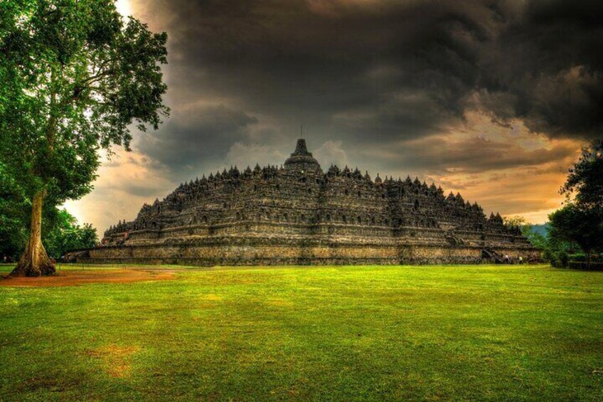 From Semarang port: Borobudur Temple excursion - Cruise Ship Traveler